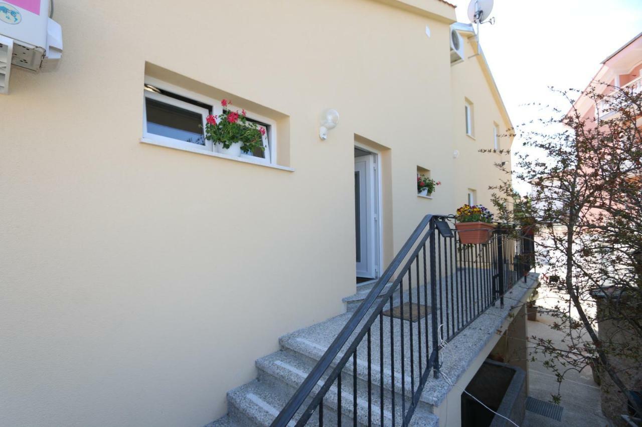 Apartman Ema Malinska Kültér fotó